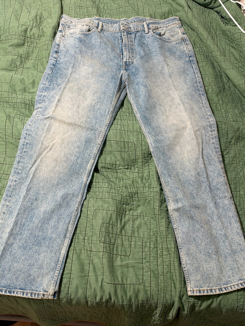 Classic Levi’s Light Wash Men's Jeans - Light Blue